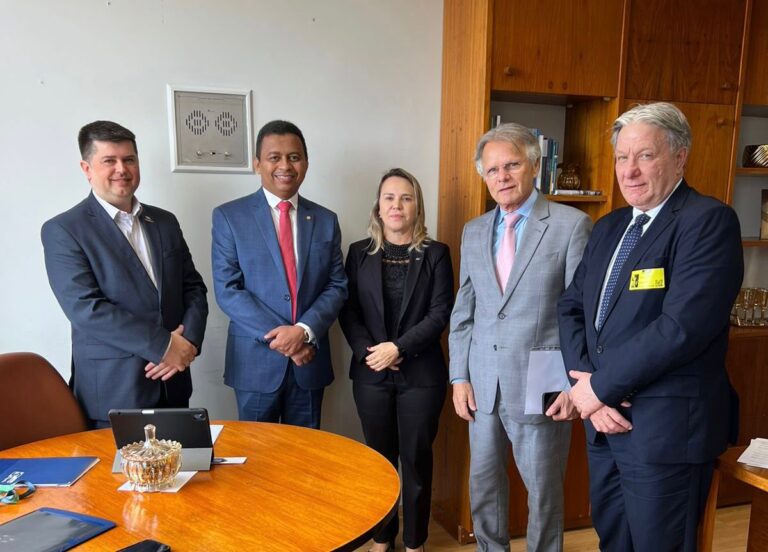 Representantes da NTC&Logística participam de reunião com o Deputado Dr. Francisco em Brasília