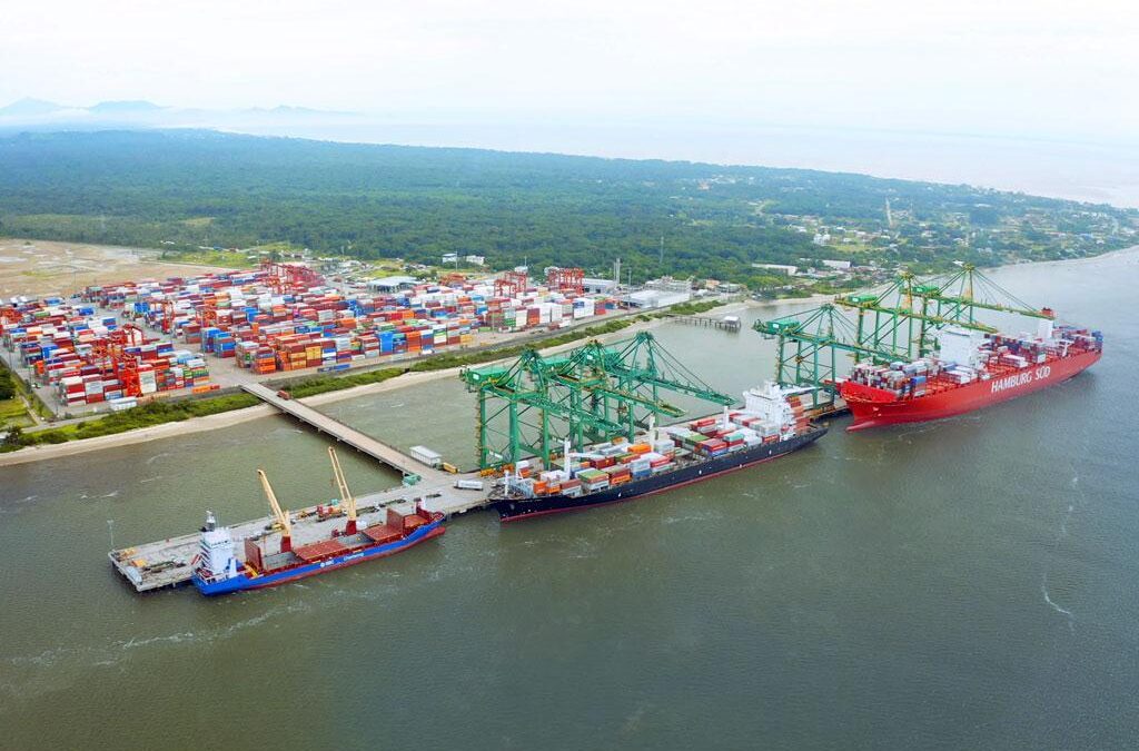 Porto Itapoá em Santa Catarina registra aumento de 40% nas importações e 11% na movimentação de contêineres no primeiro semestre