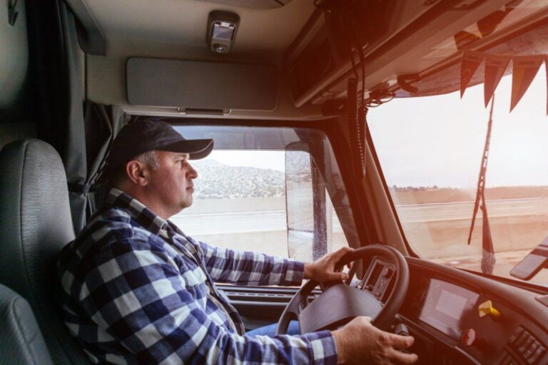 Em processo trabalhista, caminhoneiro receberá horas extras baseadas no rastreamento via satélite do caminhão