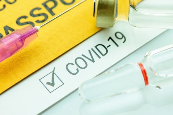 Empresas estão proibidas de demitir funcionários por não apresentarem comprovação de vacina contra Covid-19
