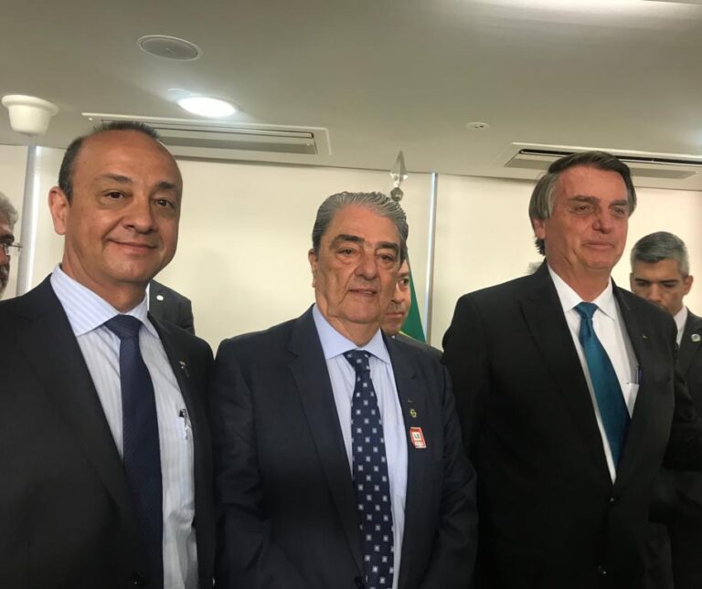 Presidente Francisco Pelucio participa de encontro com Bolsonaro em Brasília