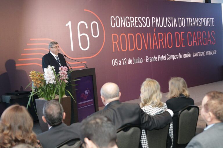 FETCESP faz homenagens na abertura do 16º Congresso Paulista do TRC