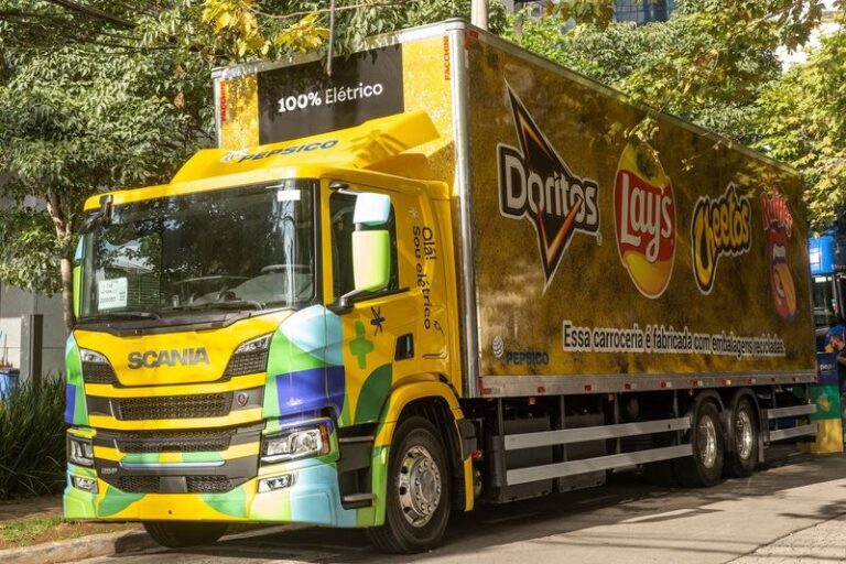 Scania vende seu primeiro caminhão elétrico no Brasil