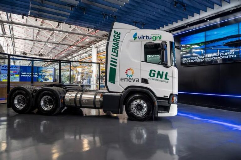 Scania vende 180 caminhões movidos a gás no Brasil