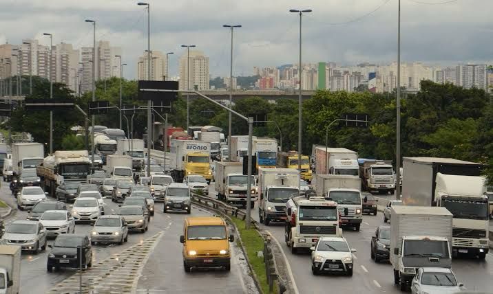 Prazo para exame toxicológico vence dia 30 para 3,4 milhões de motoristas que estão em situação irregular
