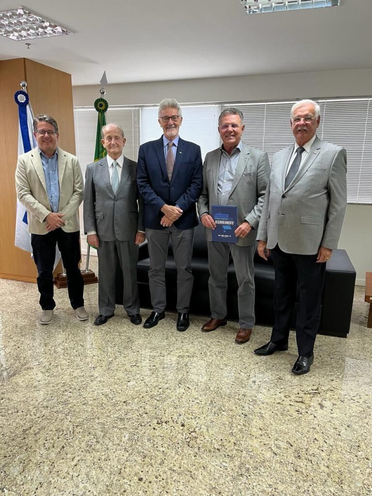 Presidente Eduardo Rebuzzi participa de encontro com parlamentares em Brasília, para discutir assuntos importantes do TRC