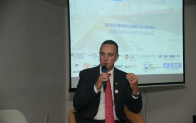 Vice-presidente extraordinário da NTC&Logística, Adalcir Ribeiro Lopes destaca a importância da multimodalidade em seminário sobre o setor ferroviário no Brasil
