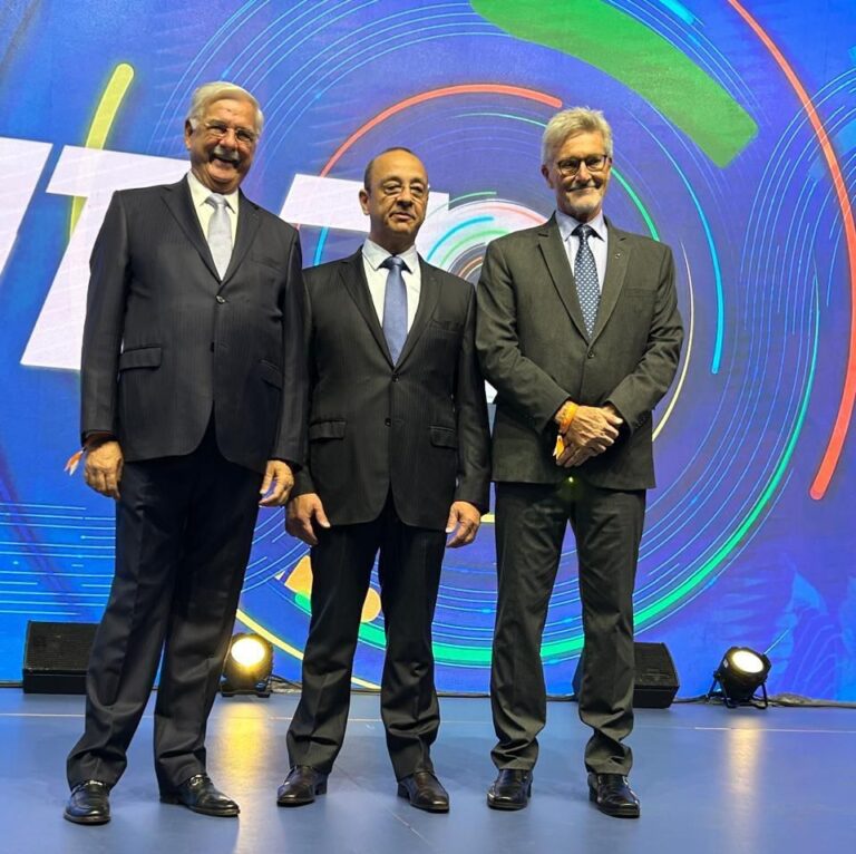 Presidente Eduardo Rebuzzi participa da comemoração dos 70 Anos da CNT em Brasília