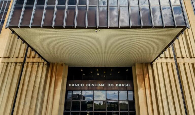 Mercado aumenta previsão da inflação de 4% para 4,05% em 2024