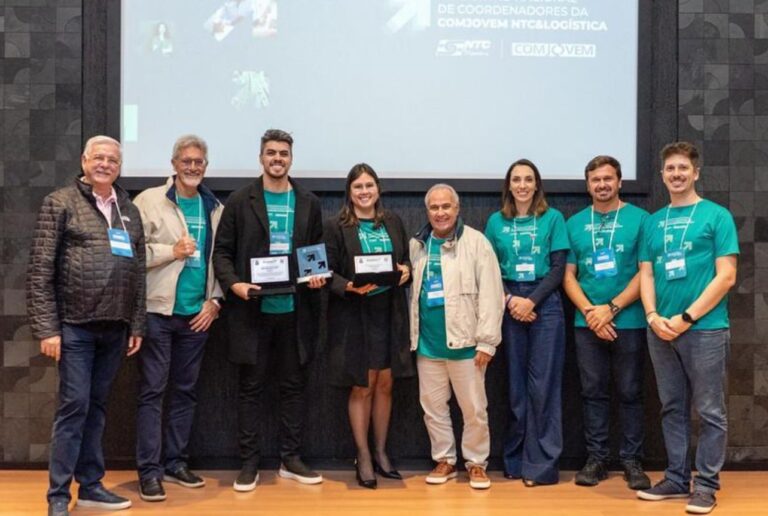 SindiFoz homenageia NTC&Logística e a COMJOVEM pela atuação durante enchentes no Rio Grande do Sul