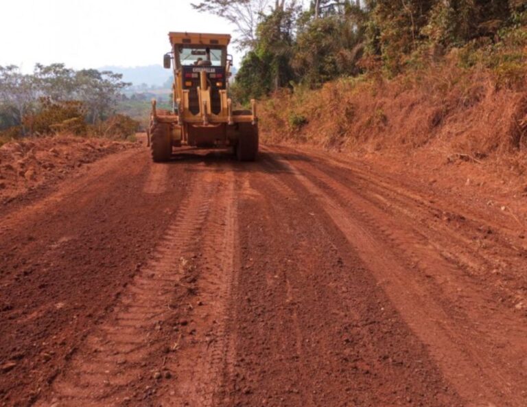 Manutenção da RO-383 garante segurança na trafegabilidade e escoamento da produção agrícola