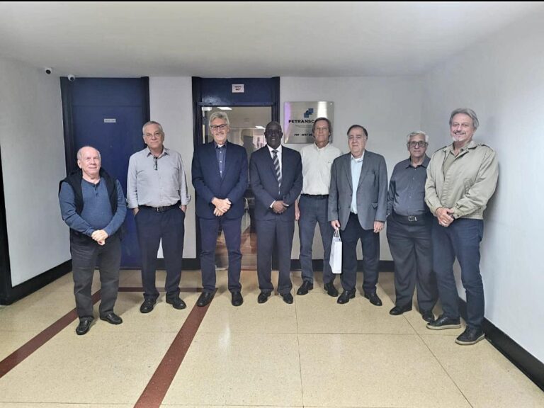 FETRANSCARGA e ACRJ debatem Logística e Mobilidade Urbana no Rio de Janeiro em encontro com o vereador Edson Santos