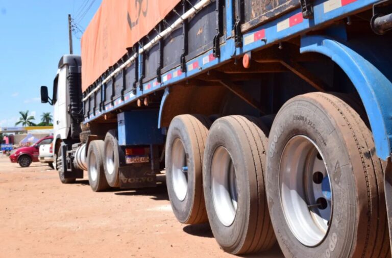 Transporte de cargas pela BR-319 começa a descongestionar após novas medidas