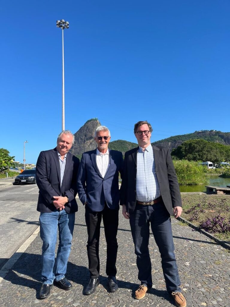 Presidente da NTC&Logística recebe representantes da IRU no Rio de Janeiro para debater pautas estratégicas do Transporte Rodoviário de Cargas